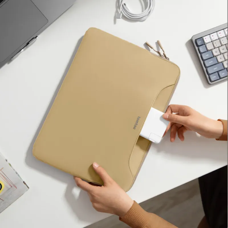 حقيبة  Tomtoc Light-A21  13.5 Inch A21D3K1 Cookie